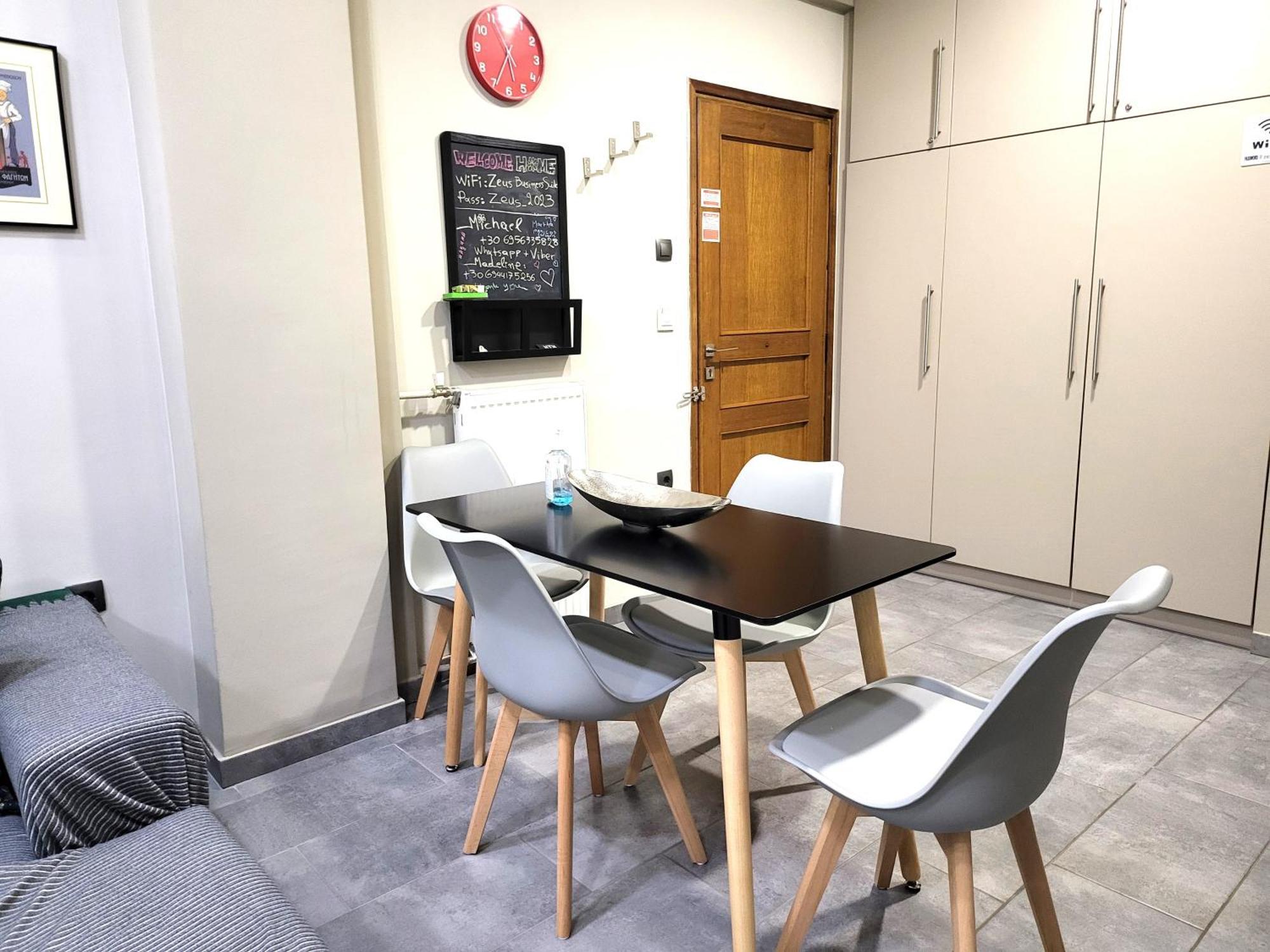 “Zeus”, Stylish Luxury Business Suite In The Heart Of Athens. Εξωτερικό φωτογραφία